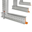 Zoom sobre los pies de la estantería cantilever