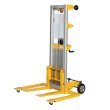 Apilador de aluminio 2500 mm 181 kg vista desde 3/4 horquillas bajas