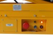 Zoom sobre el sistema de encendido de la mesa elevadora eléctrica móvil doble tijera 500 kg